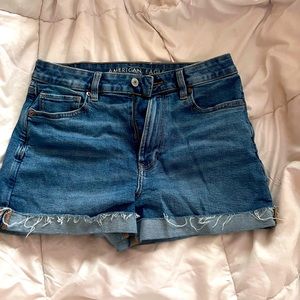 AE mom shorts. NWOT. SIZE 8